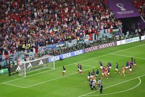 米乐官方网站-势均力敌并肩作战