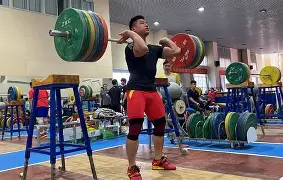 激情四射！体育界最令人瞩目的比赛引发热烈讨论(激昂体育)